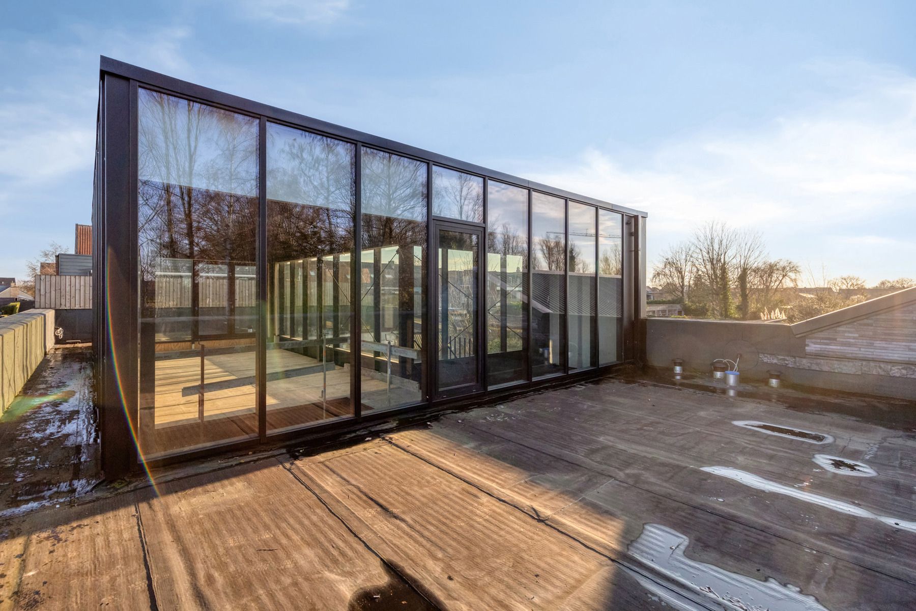 Casco af te werken woning met achterliggend magazijn. foto 13