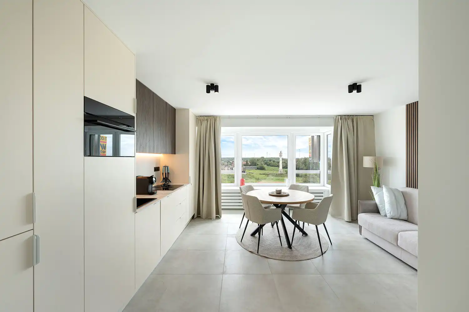 Volledig vernieuwd appartement met open zichten achter de Zeedijk foto 2