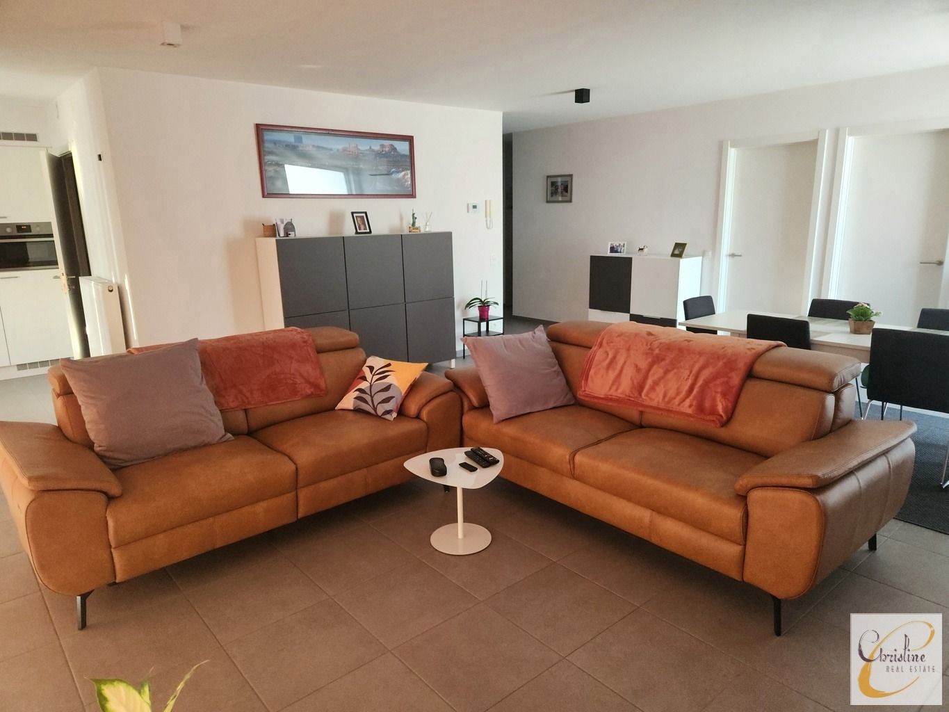 Instapklaar appartement met 3 slaapkamers foto {{pictureIndex}}