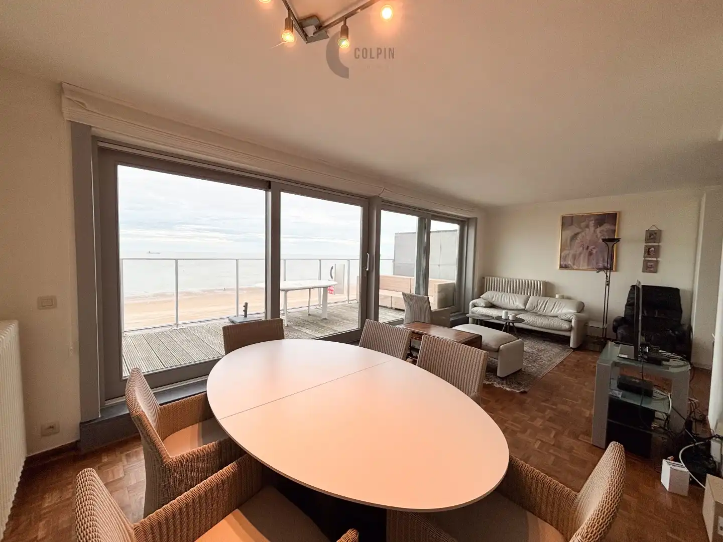 Ruime penthouse met frontaal zeezicht in Duinbergen foto 4