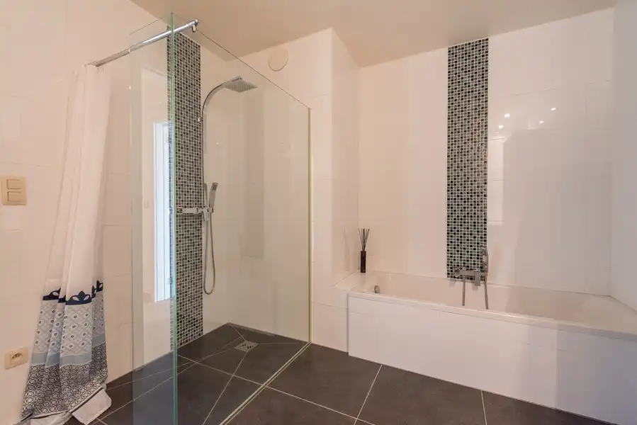 Instapklaar appartement van 107 m² in centrum Diepenbeek. foto 19