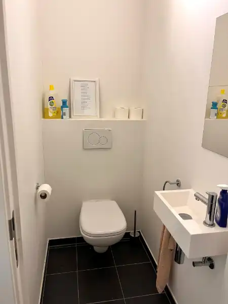 Lichtrijk twee slaapkamer appartement met autostaanplaats foto 7