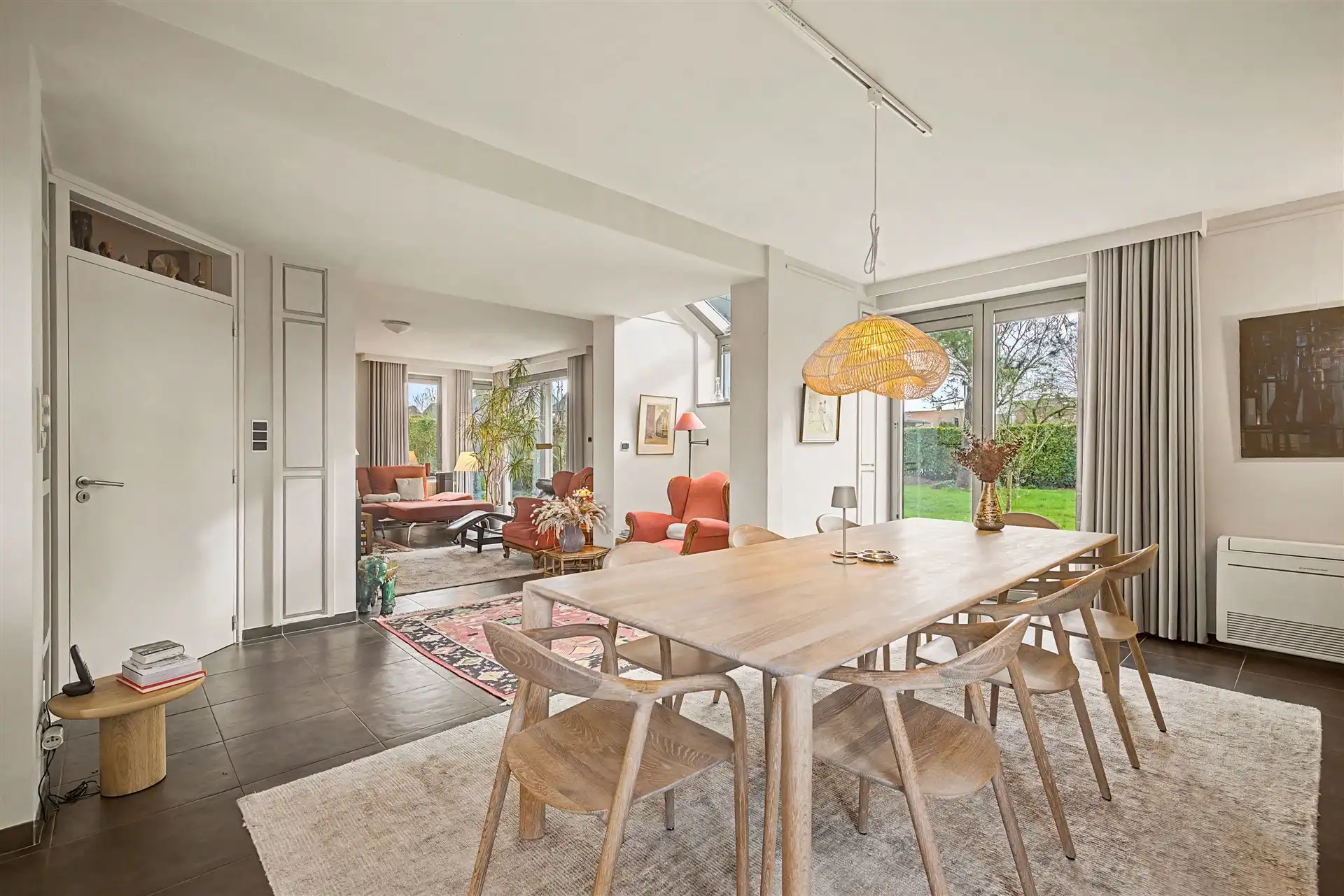 Stijlvolle gezinswoning met 3 slaapkamers en thuiskantoor (926m²) foto 9