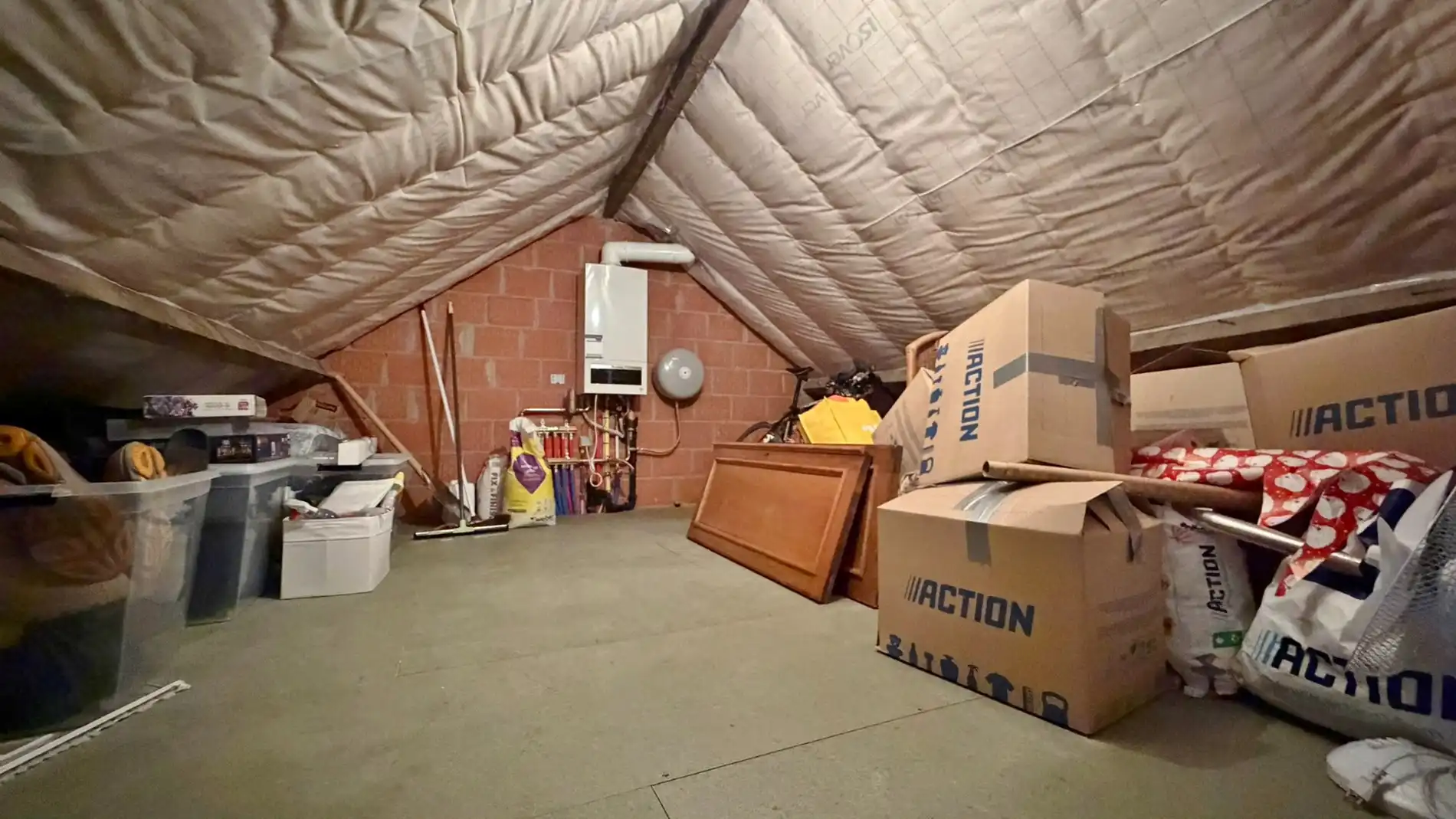 Instapklare, volledig gerenoveerde en energiezuinige woning te koop in het charmante Mesen! foto 16