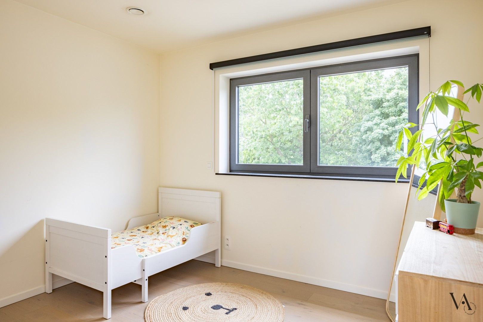 Moderne en recente gezinswoning in doodlopende straat foto 4
