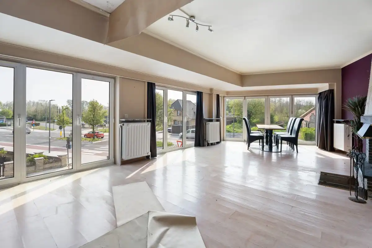 Ruime woning met handelspand te koop in De Panne foto 10