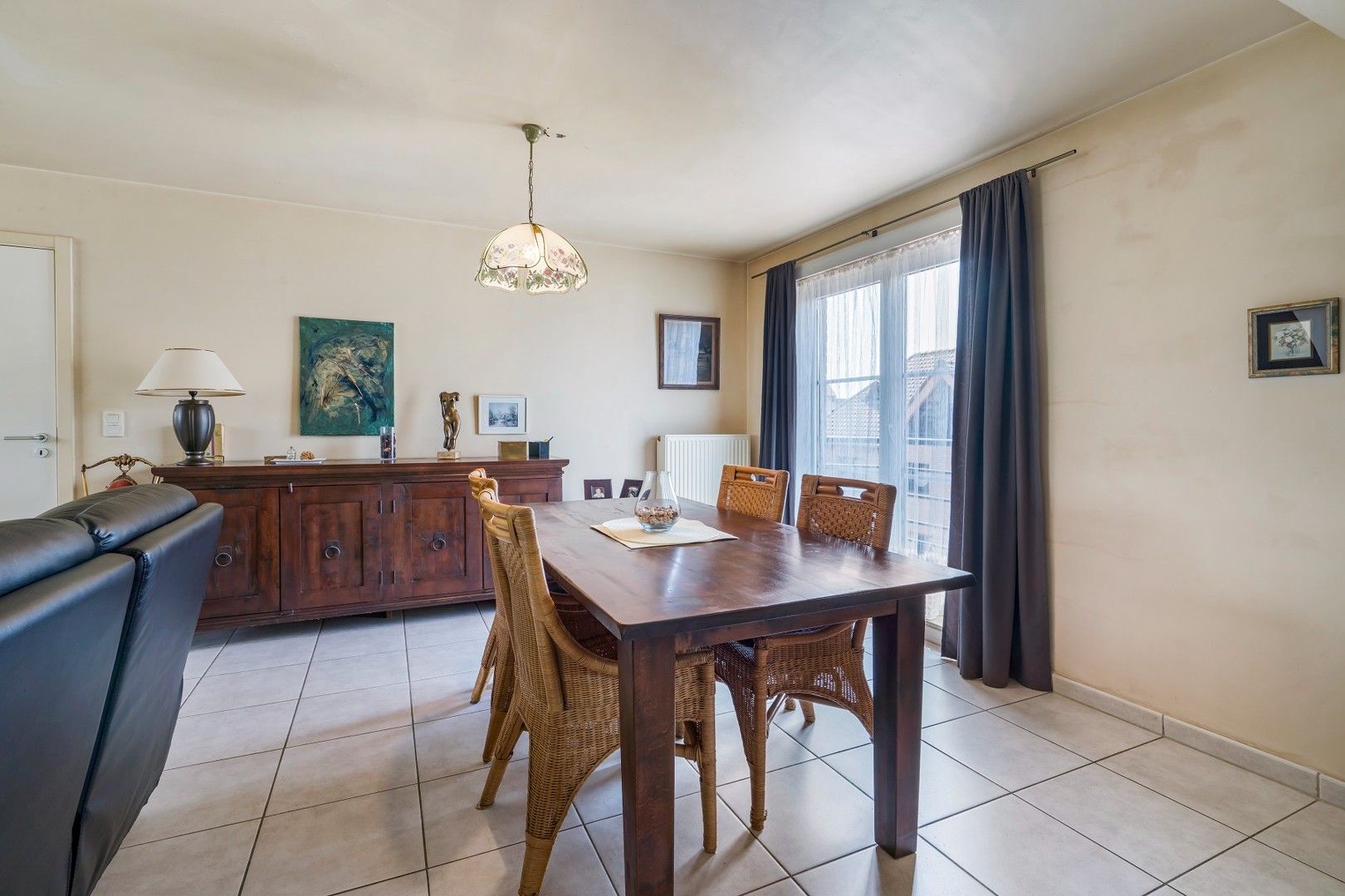 Instapklaar appartement met balkon gelegen in het woonerf 'Hof ter Bloemmolens' - achteraan zicht op de Handzamevaart foto 4