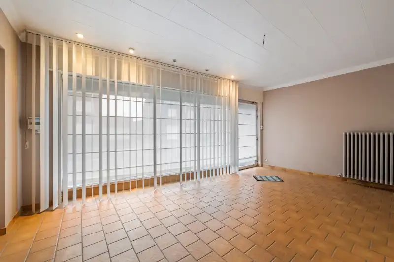 Zonnebeke-Passendale.&nbsp; Wonen en werken, grote verzorgde woning met > 5 slaapkamers en aparte >60m2 kantoorruimte / praktijk / hobbyruimte met aparte ingang. foto 19