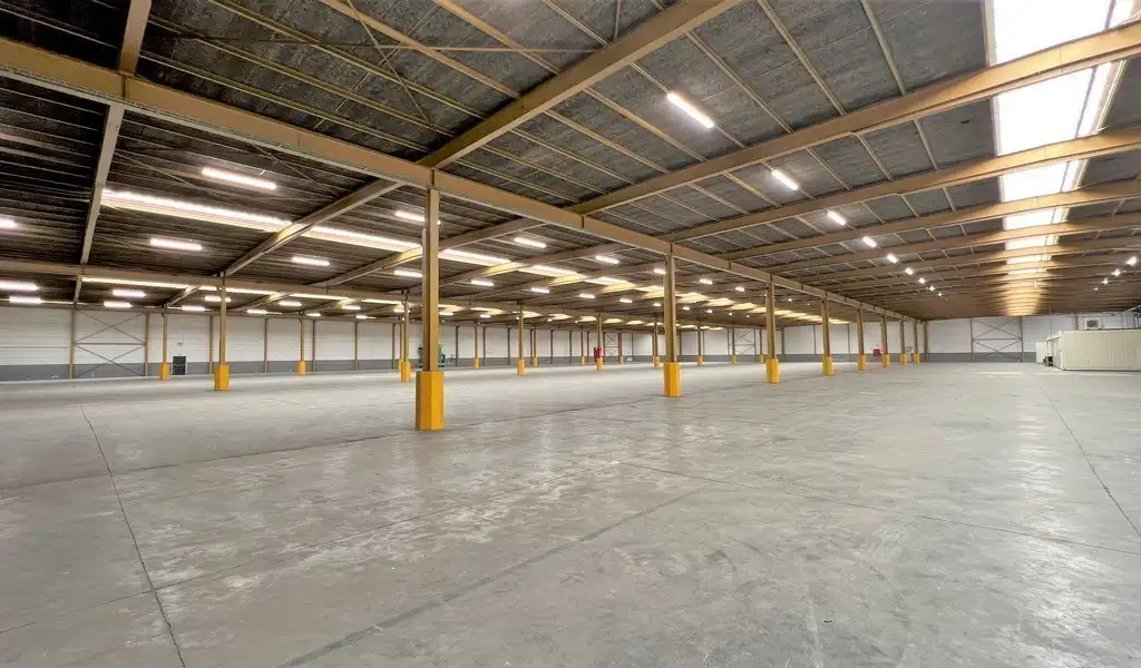 Magazijn met laadkade te huur vlakbij afrit E17 te Sint-Niklaas foto 11