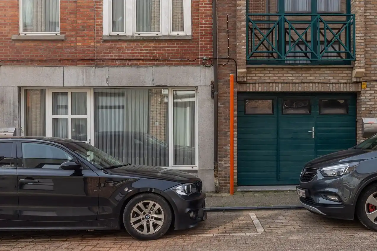 Verzorgde stadswoning met inpandige garage foto 23