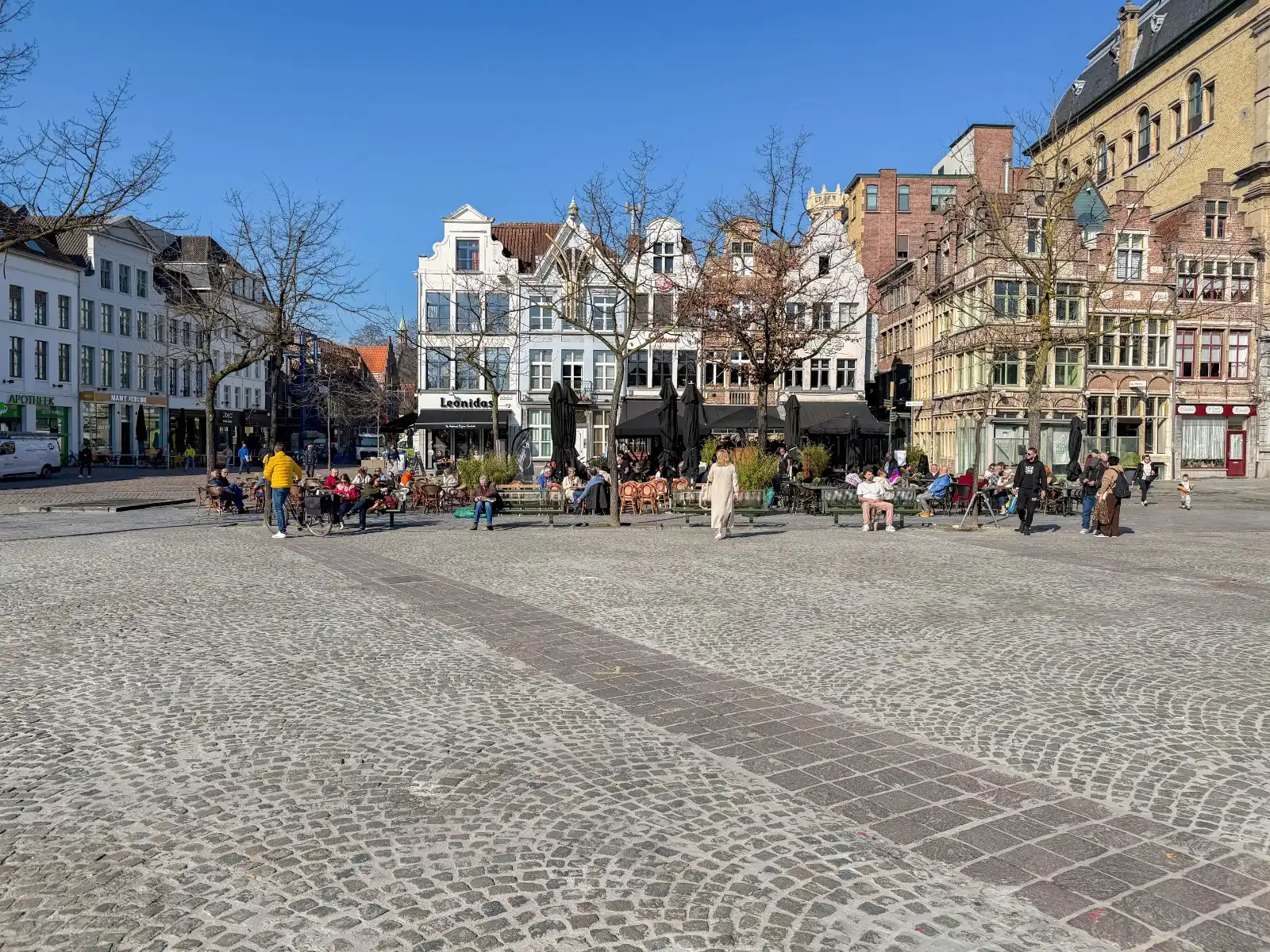 Charmante handelszaak (128 m²) op topligging palend aan de Vrijdagmarkt foto 24