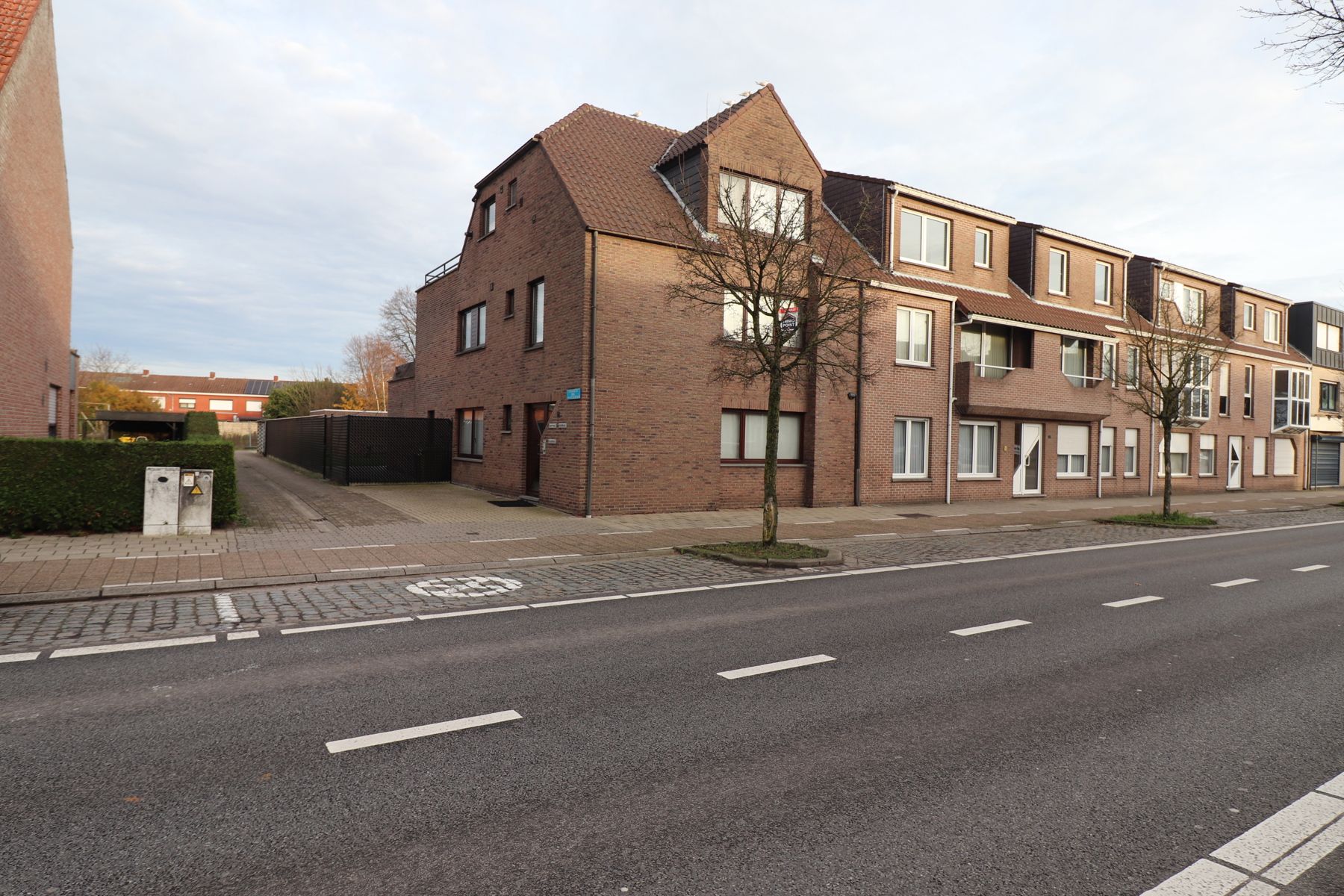 Een recent appartement op de eerste verdieping met ruim terras en garageplaats. foto 2