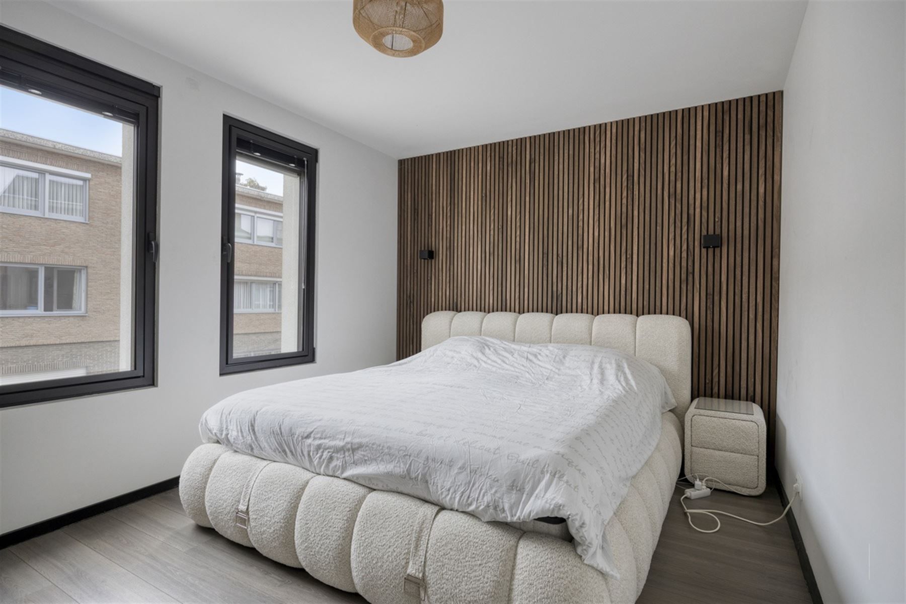 Totaal gerenoveerde woning met tuin foto 16