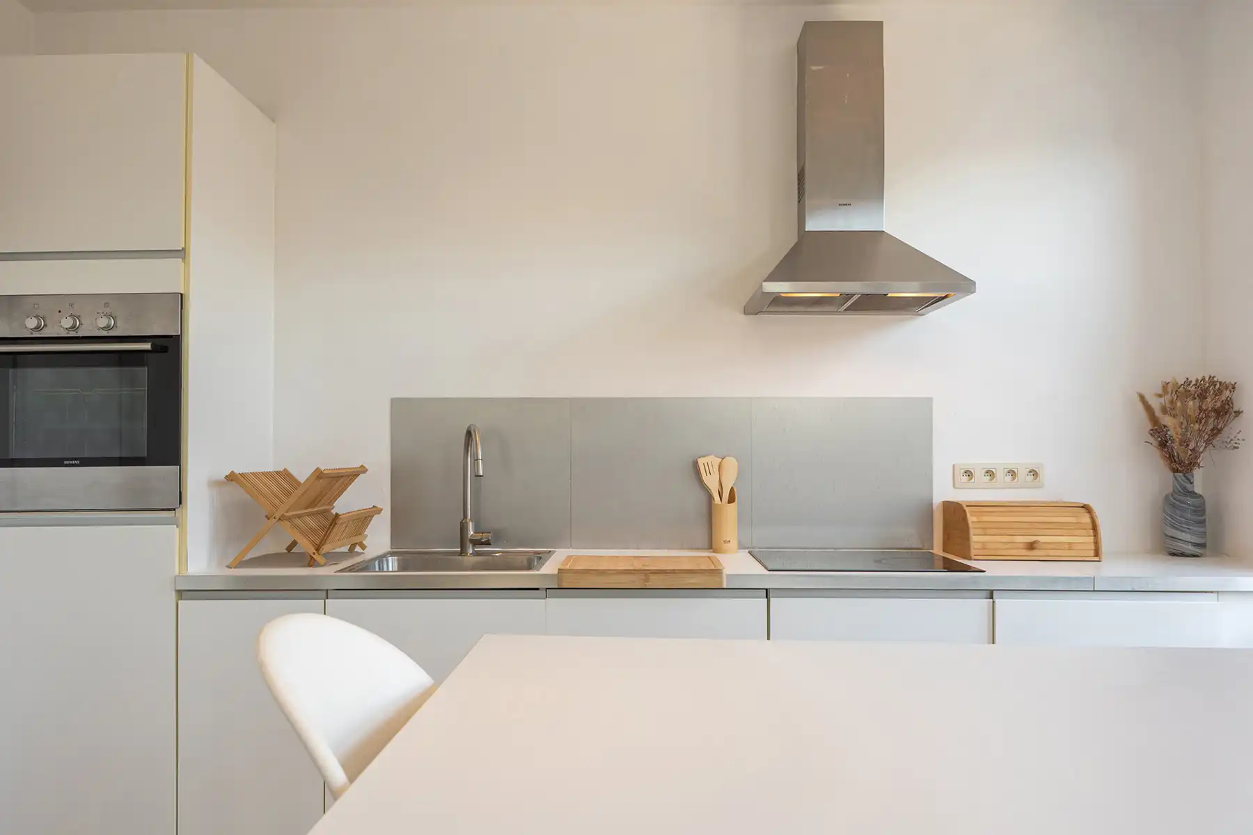 Leuk appartement met veel lichtinval  foto 2
