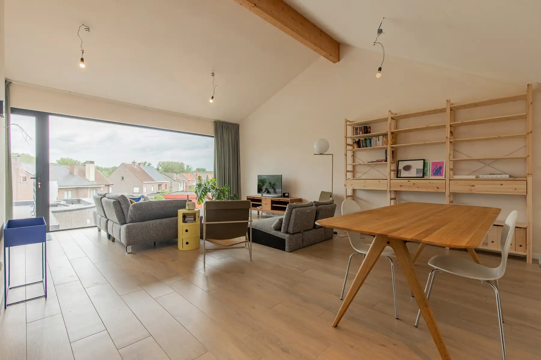 Ruime nieuwbouwwoning nabij centrum Lokeren foto 3