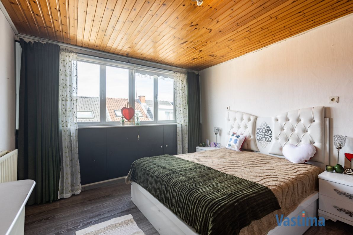 Twee aanpalende woningen met loods nabij centrum Aalst – ideaal voor wonen, werken of project foto 11