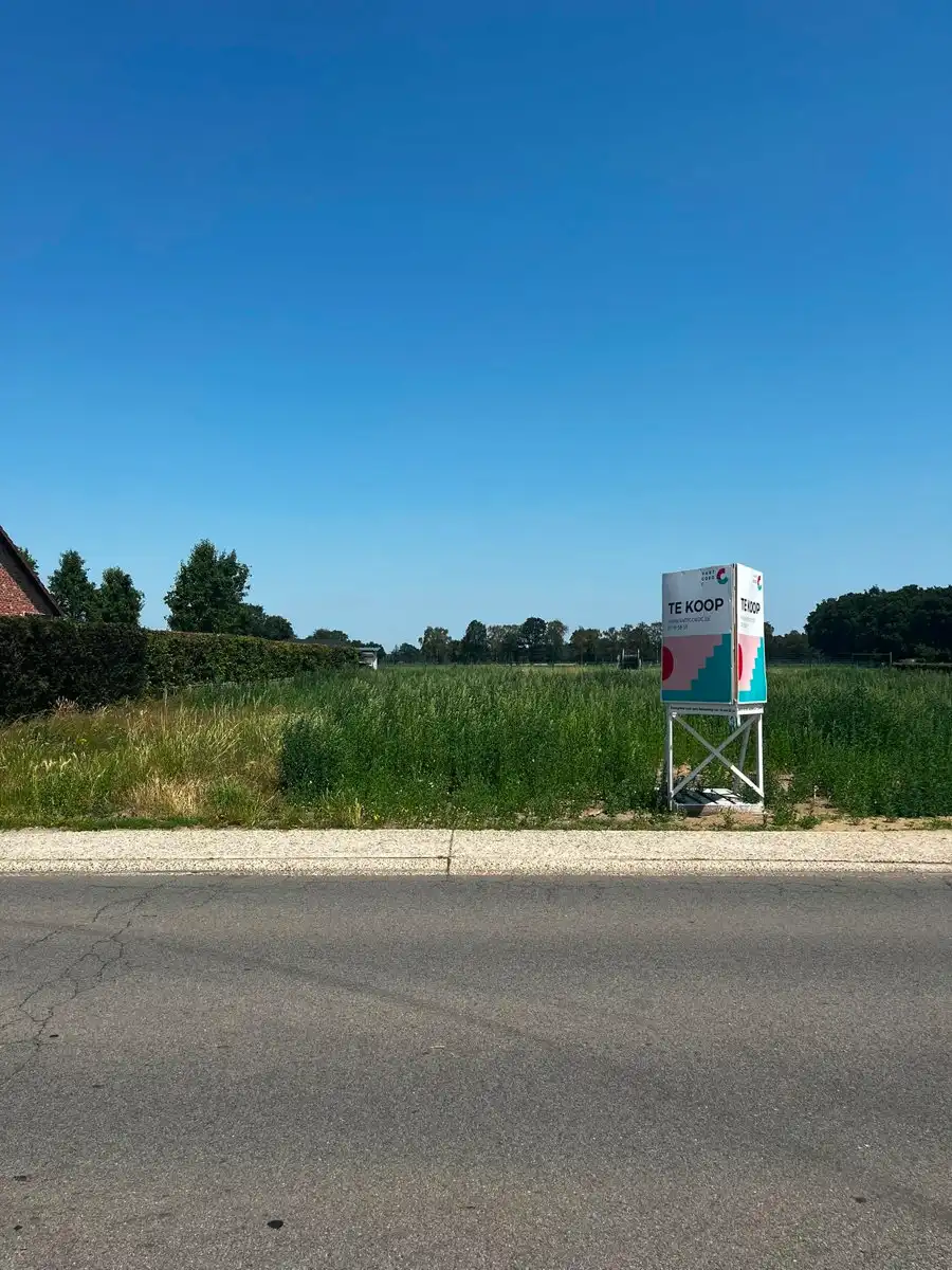 Royale bouwgrond voor open bebouwing met vrij zicht foto {{pictureIndex}}