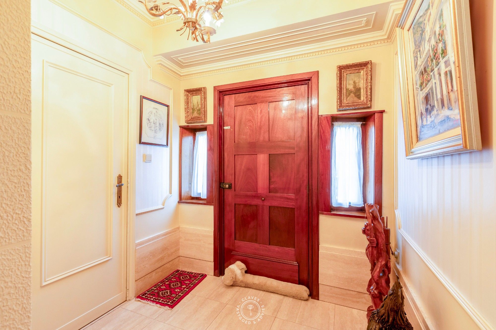 Ruime woning met garage en een prachtig uitzicht foto 3