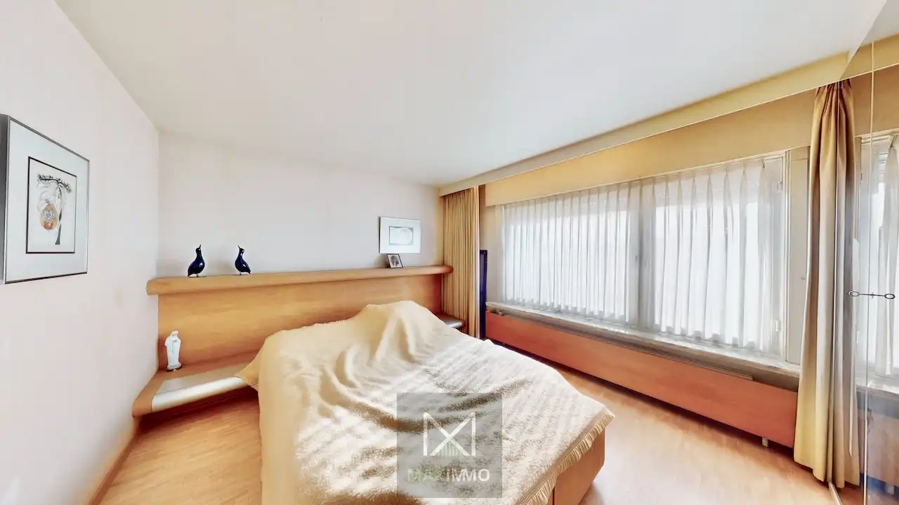 Instapklare halfopen woning met dubbele garage, atelier en ZW-tuin te Rekkem foto 12