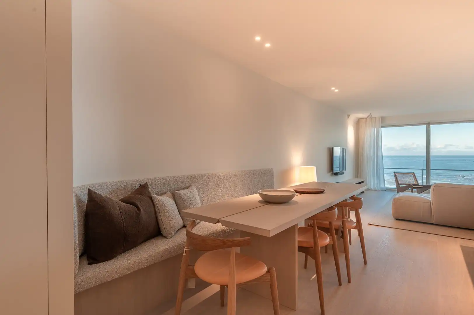 Magnifiek appartement op de wandeldijk in het Zoute, met adembenemend frontaal zeezicht. foto 8