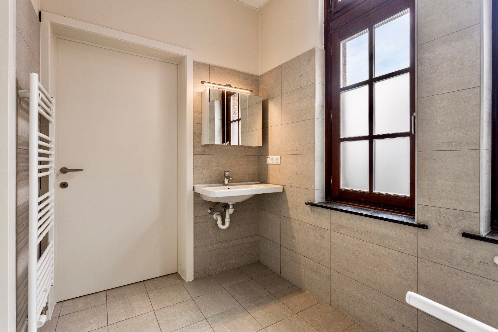 Moderne en ruime assistentiewoning te centrum Halle foto 7