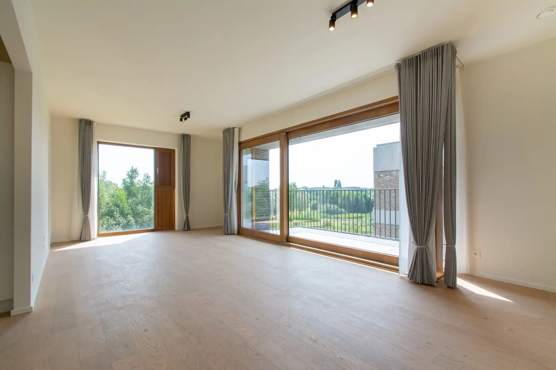Rustig en comfortabel 2slpk appt. met zicht op park  foto 2