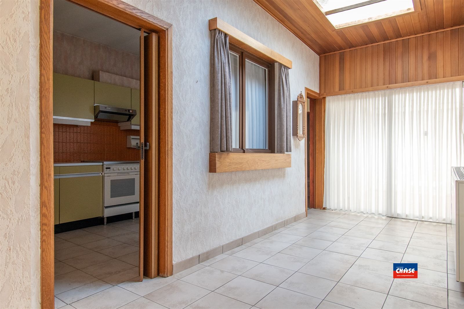 Rijwoning met 2 slpks, zolder en tuin foto 5