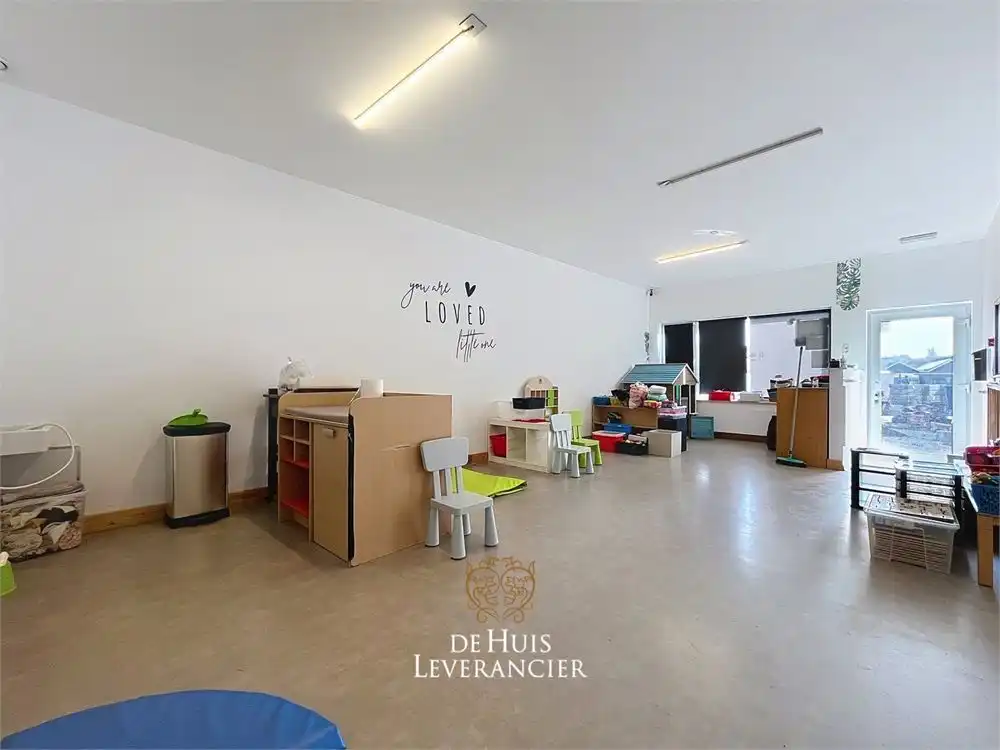 Uniek gebouw met handel en woongelegenheden te koop in Rumst foto 5