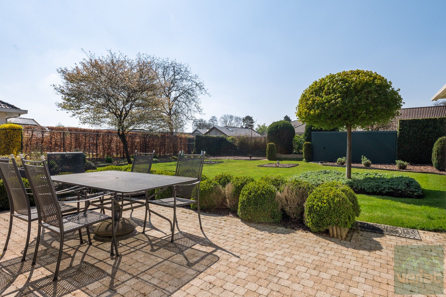 Uitstekend gelegen woning met westtuin foto 2