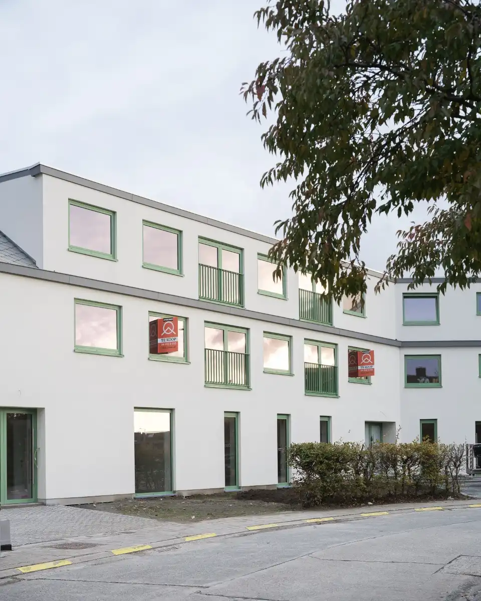 Gerenoveerd 2 slpk appartement met terras te Destelbergen foto {{pictureIndex}}