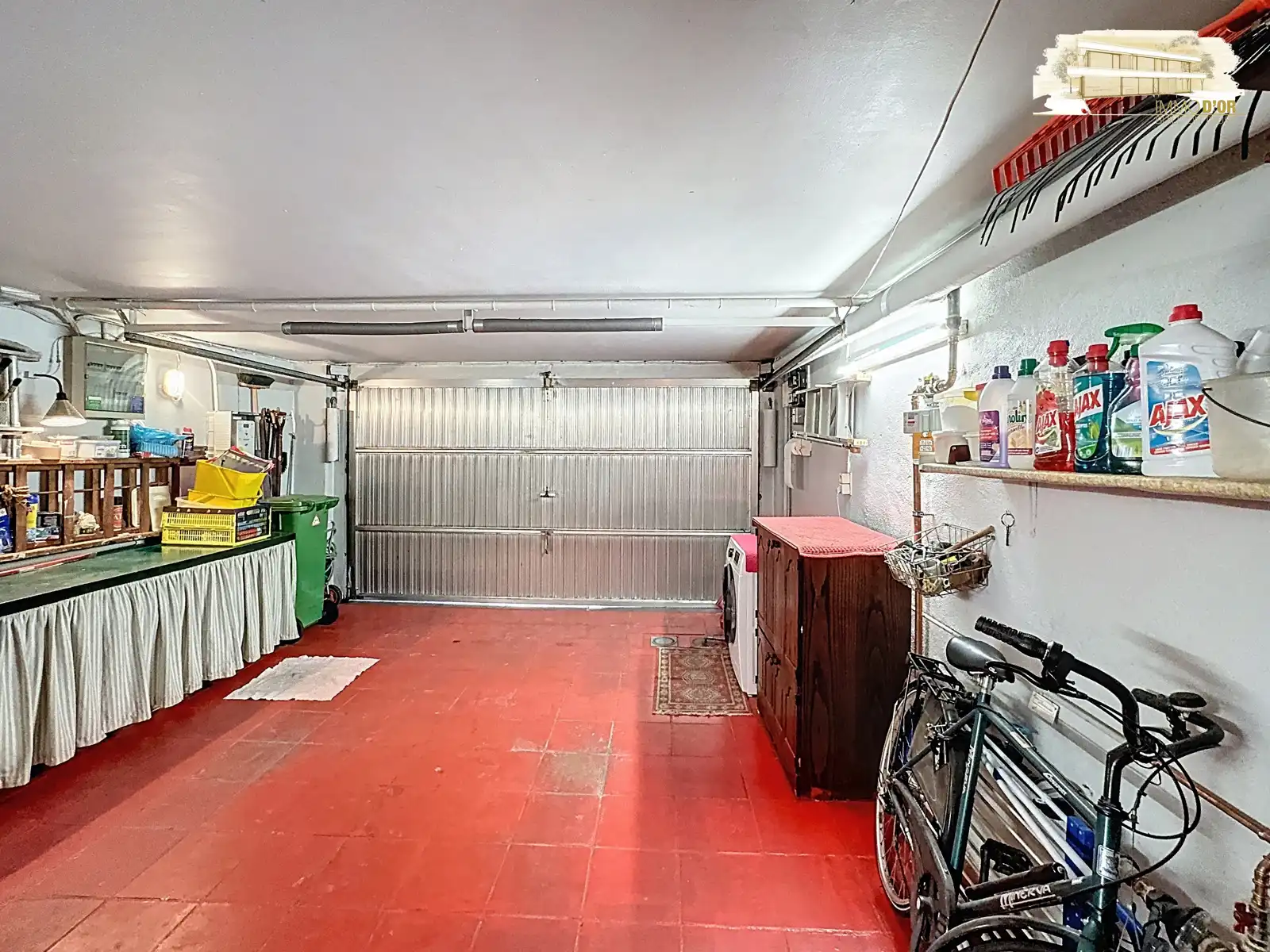 Bel-étage met ZW-tuin met ruime garage + oprit voor 2 auto's foto 24