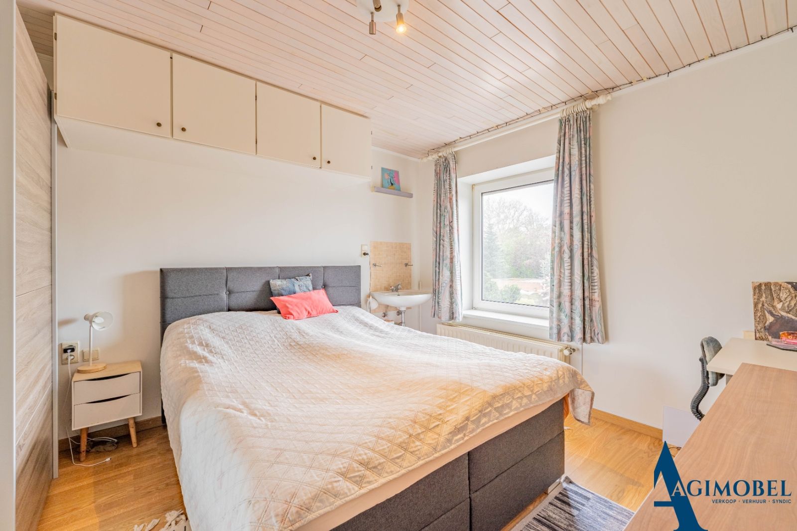 Charmante woning in het Hart van Knokke met 3 slaapkamers, tuin en garage. foto 24