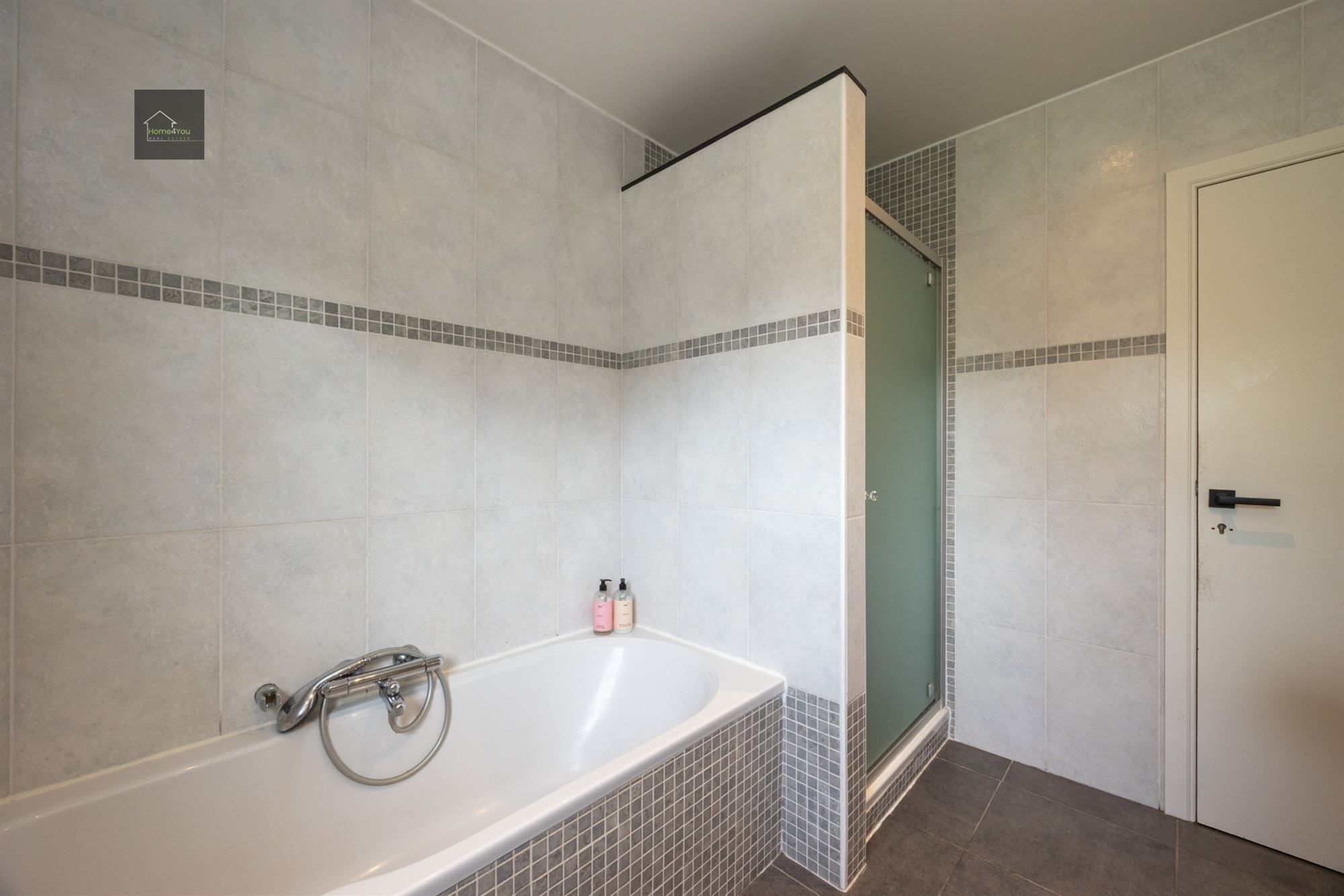 Instapklare gezinswoning met 4 slaapkamers en zuid tuin foto 16