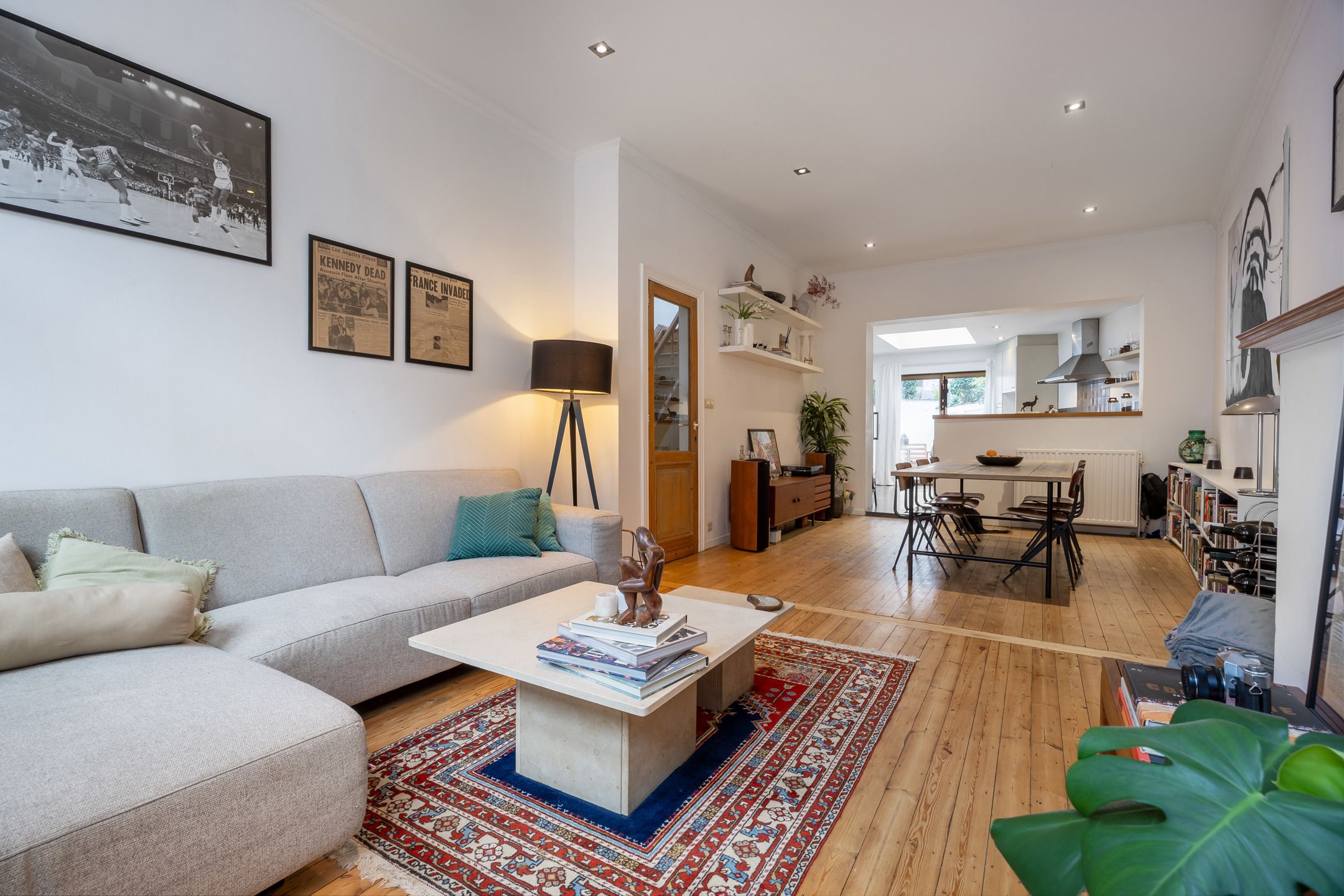 Instapklare charmante burgerwoning in heel leuke buurt !  foto {{pictureIndex}}