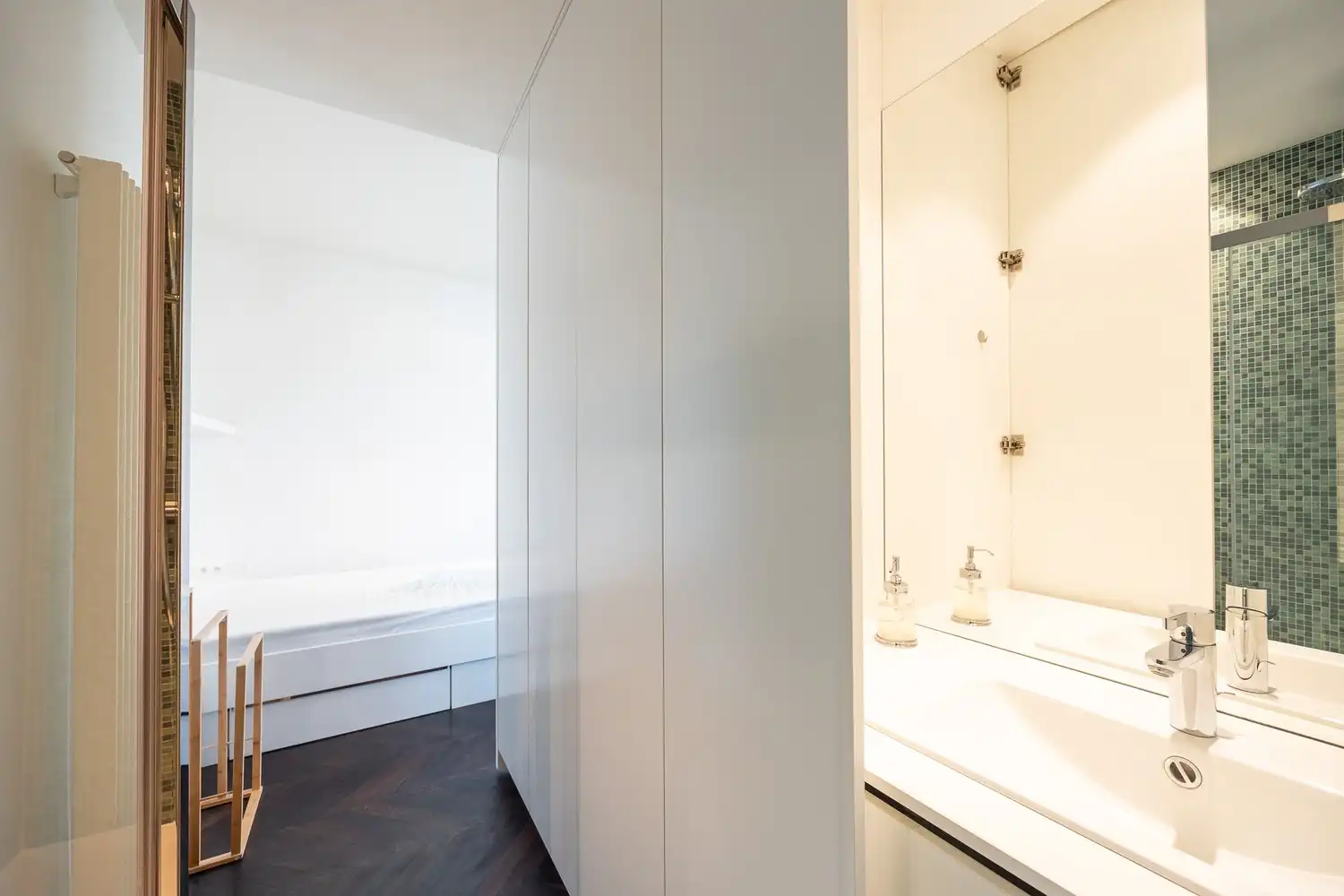 Instapklaar gemeubeld appartement met ruim terras in hartje Antwerpen foto 10