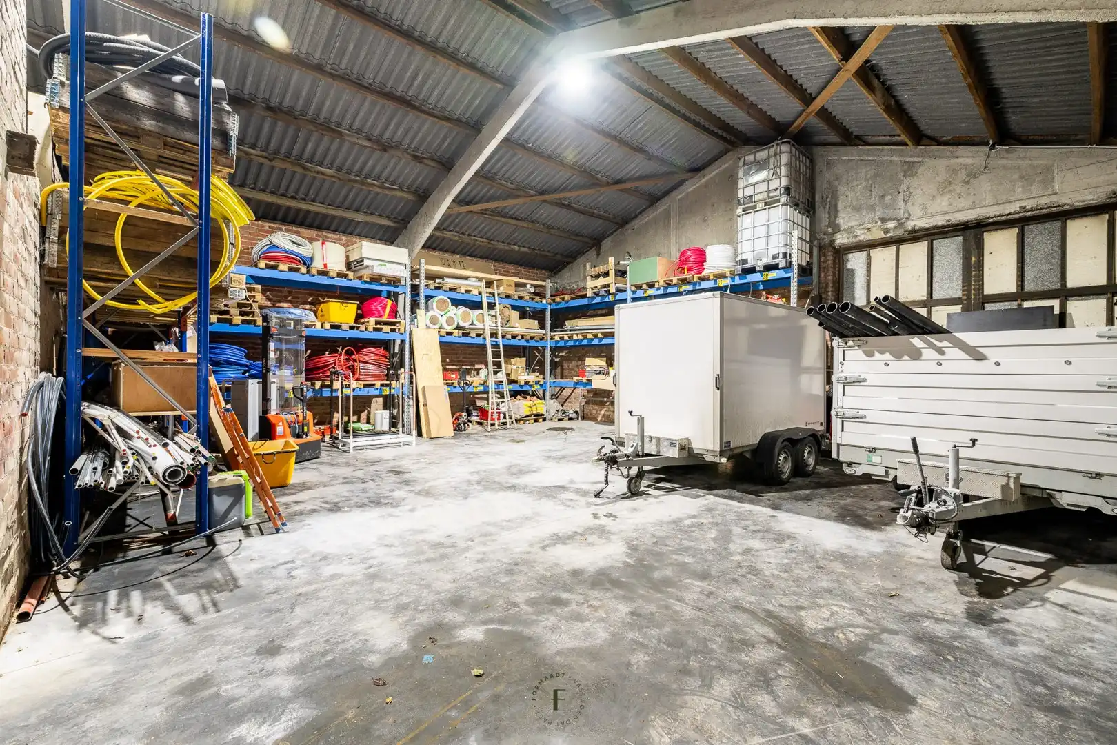 Woning met vernieuwde loods op visibele locatie in Hooglede foto 22