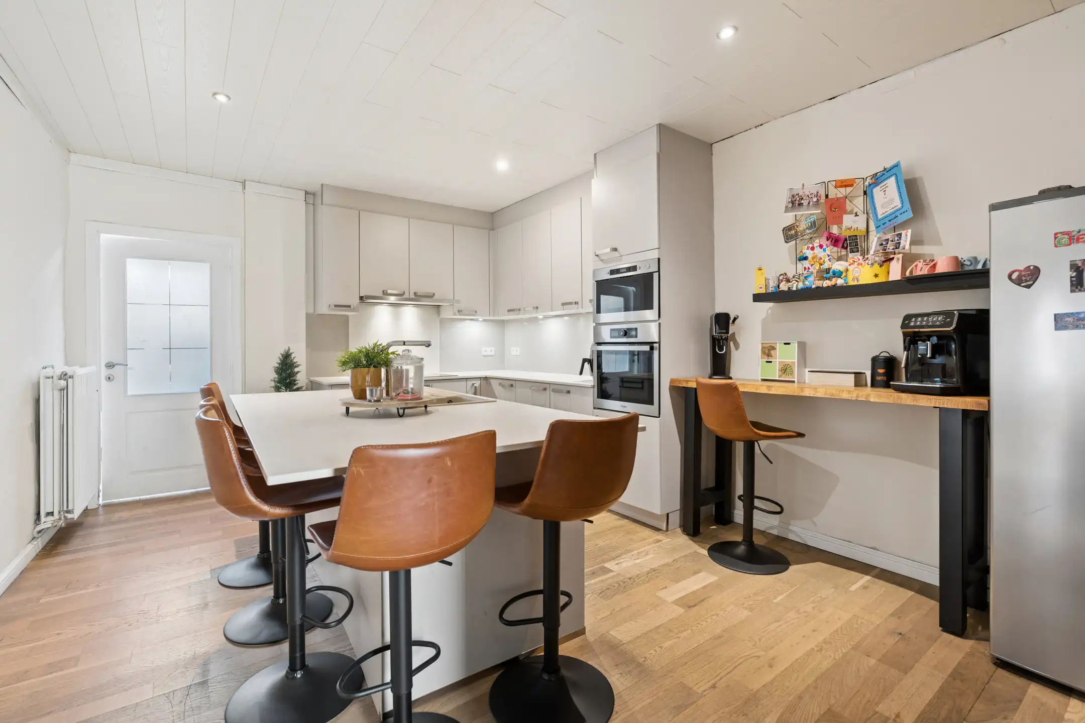 Instapklare, gerenoveerde gezinswoning met 3 slaapkamers foto 7