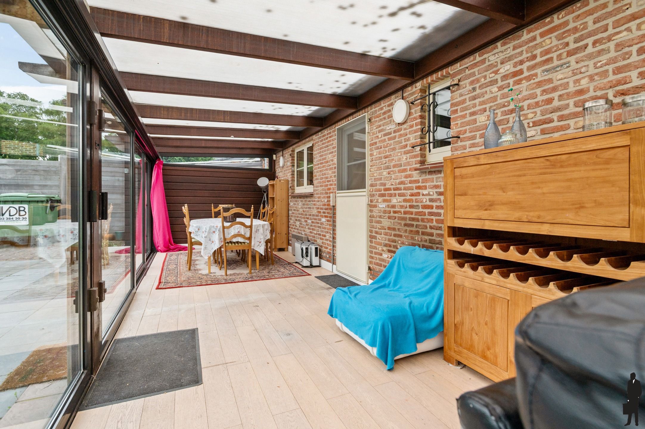 Uitstekend gelegen villa foto 20