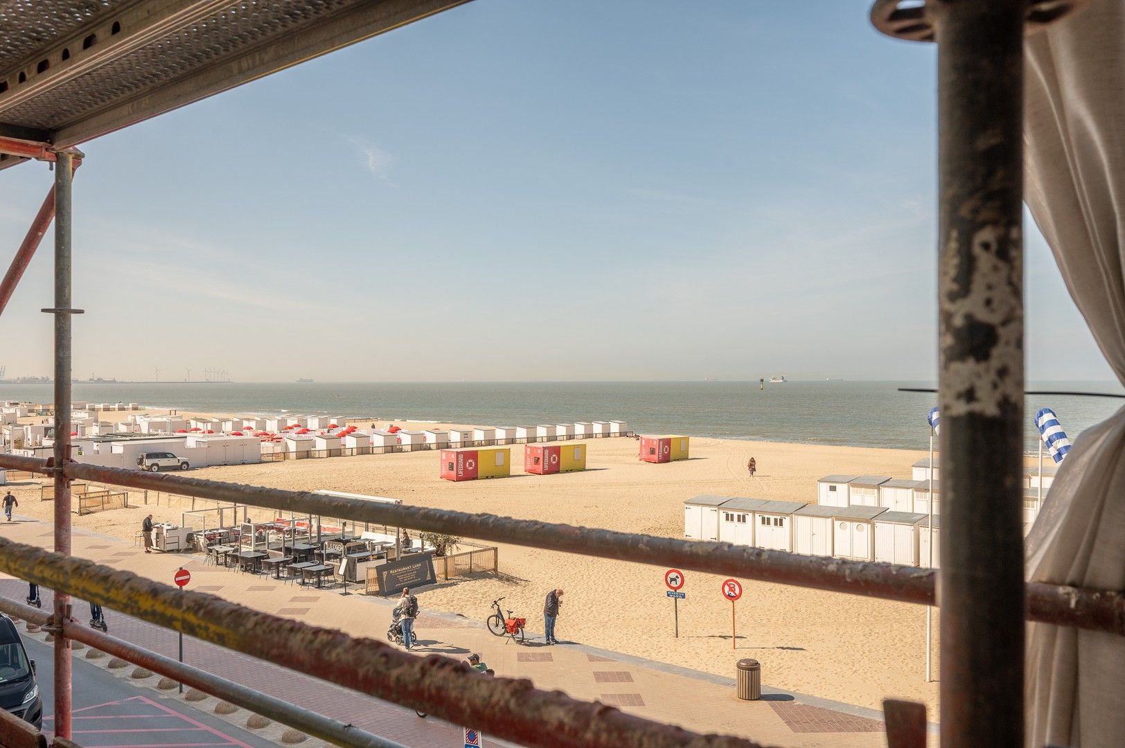 Fantastisch gerenoveerd appartement met adembenemend zeezicht op de zeedijk. foto 18
