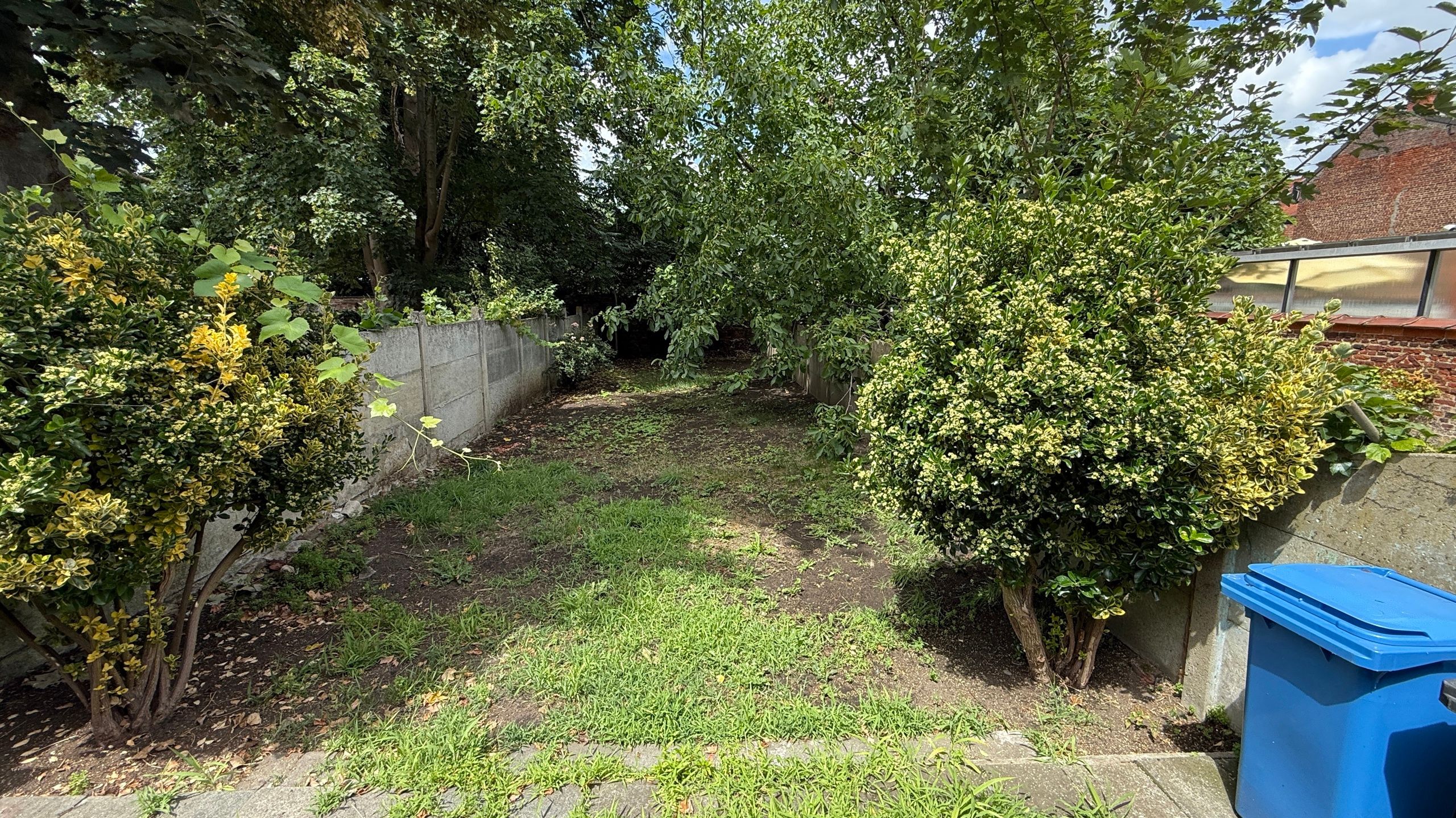 Te renoveren rijwoning op centrale locatie foto 5