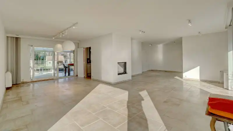 Villa van 349m² op 29a67ca met openluchtzwembad foto 4