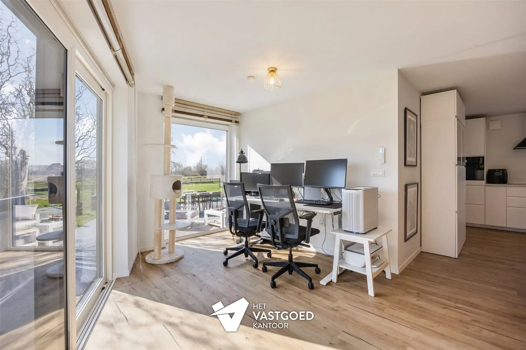 HEEL KNUSSE GELIJKVLOERSE WONING MET 3 SLAAPKAMERS EN ZUIDGERICHTE TUIN TE BUDINGEN foto 10