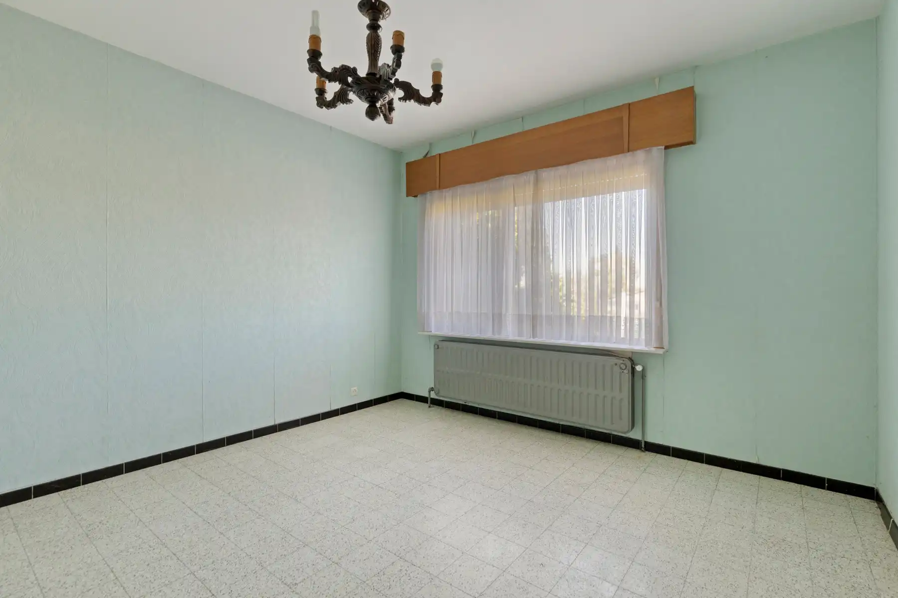 Te renoveren woning met 5 slaapkamers foto 15