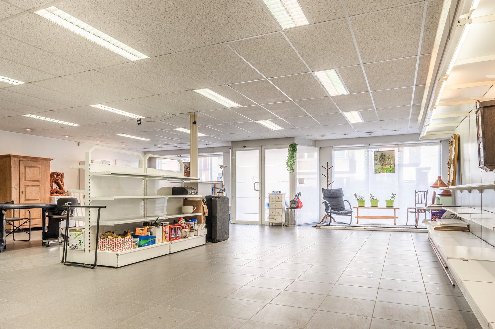 Handelspand met duplexappartement met 6 slaapkamers foto {{pictureIndex}}