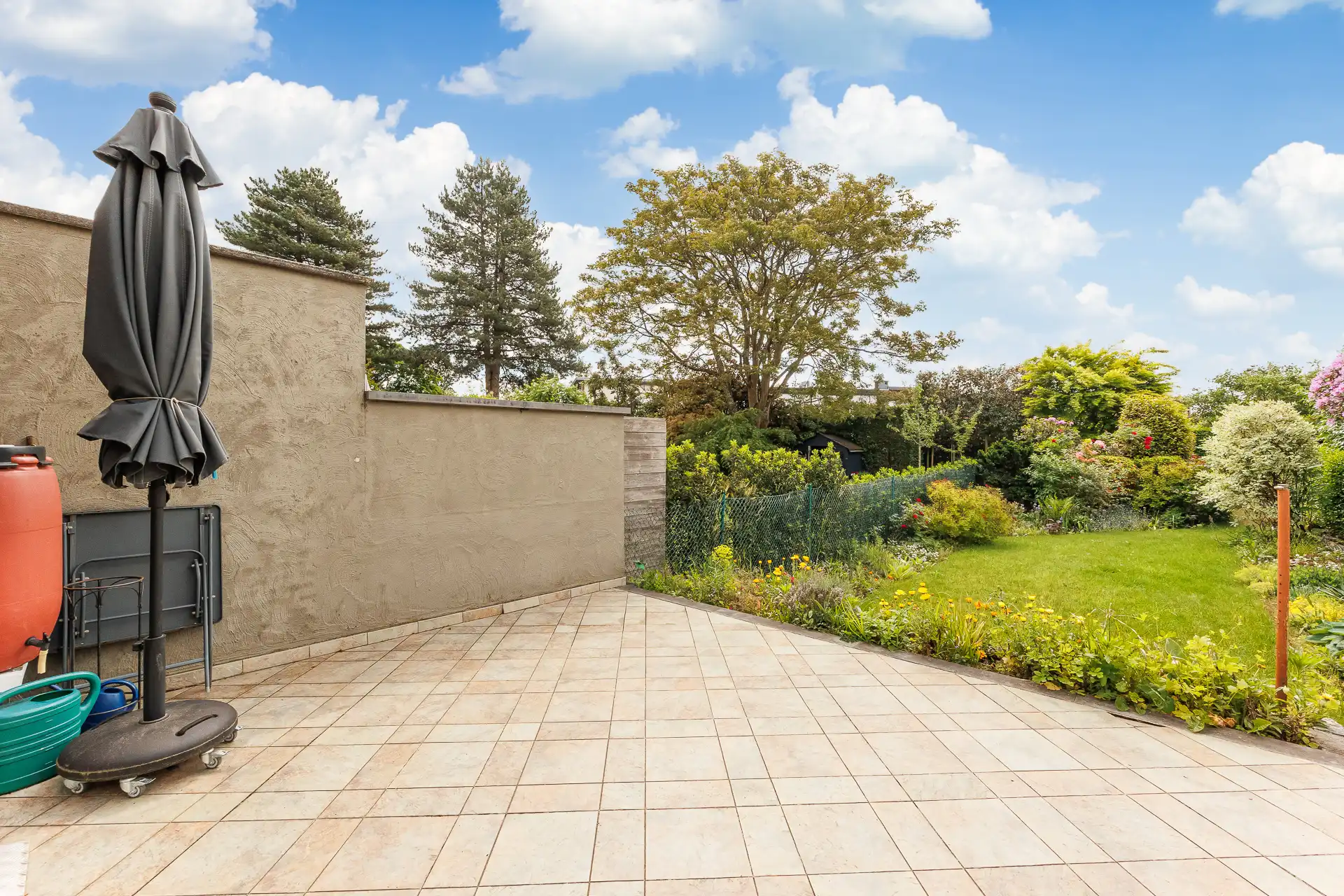 Prachtige woning met zuidgeoriënteerde tuin op toplocatie! foto 2