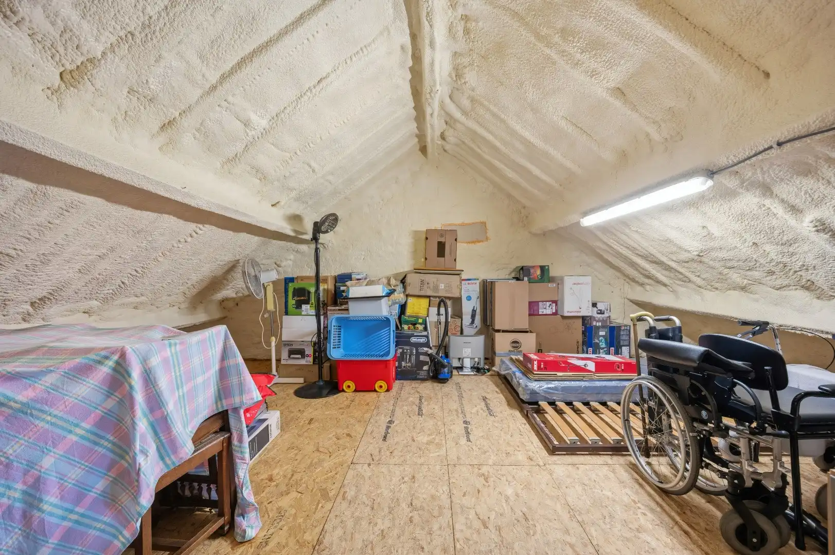 Instapklare rijwoning te Boutersem met tuin en 2 garages foto 22