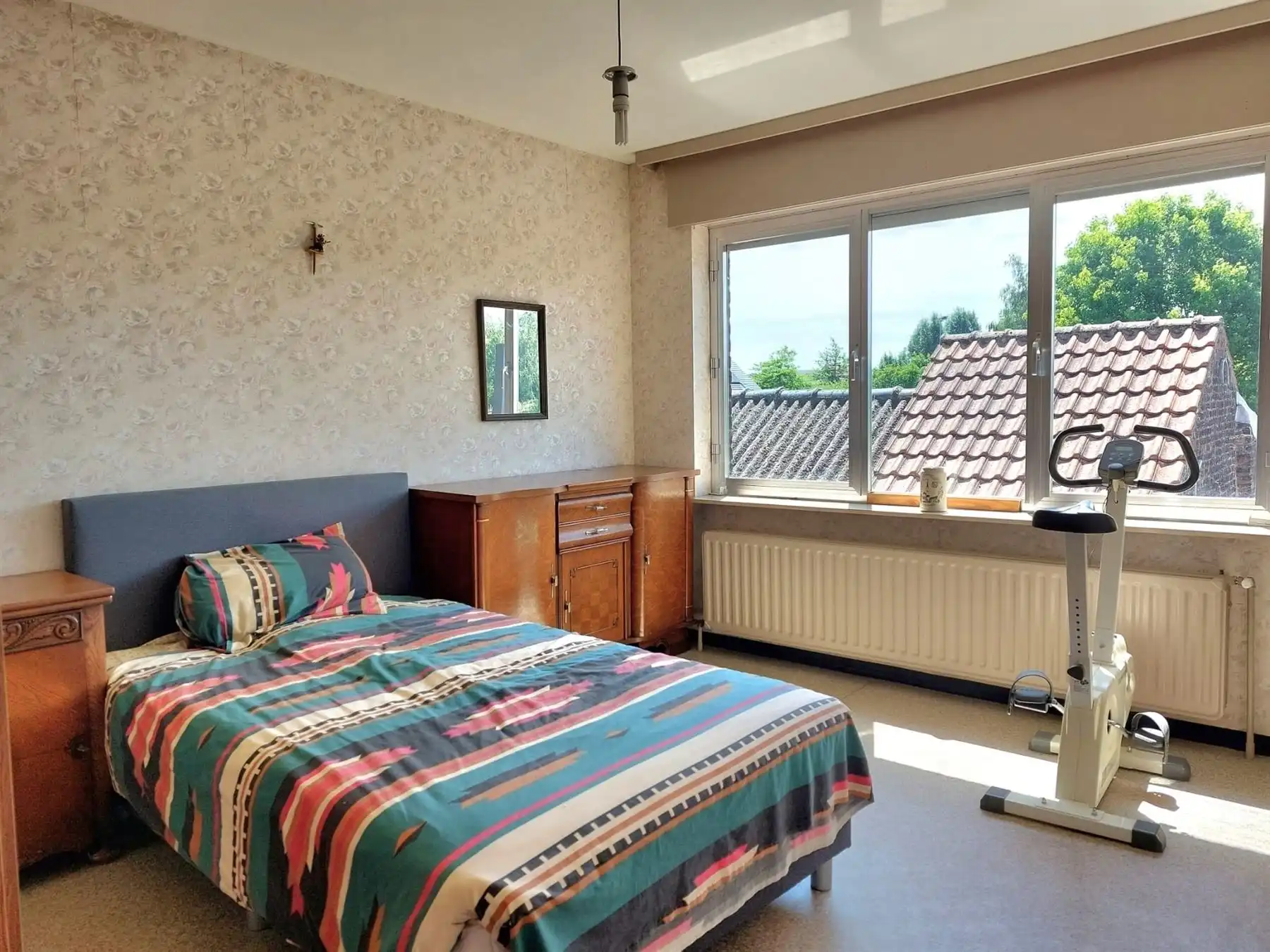 SUPER GELEGEN RIJWONING MET GARAGE  foto 7