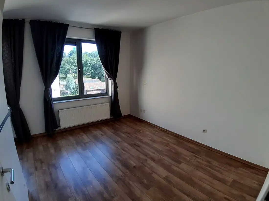 Perfect gelegen appartement te Genk foto 14