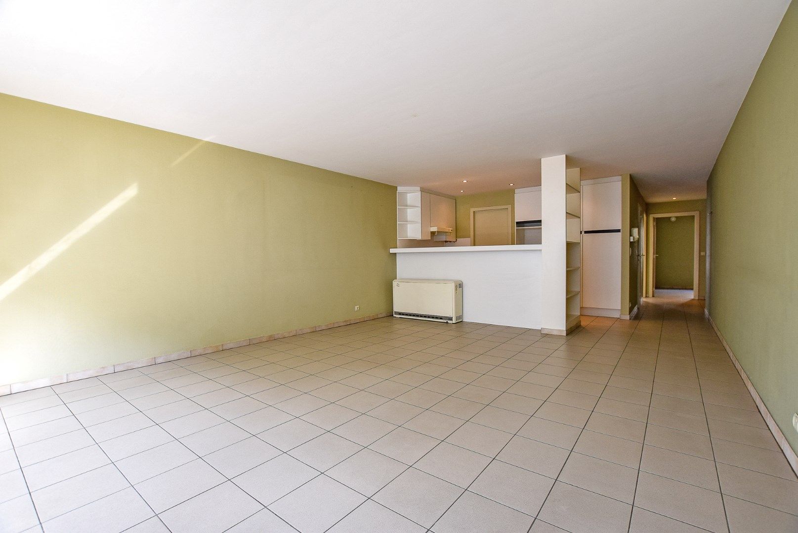Goed gelegen 2-slaapkamerappartement te Oostduinkerke-Bad vlakbij de winkelstraat en het strand.  foto 4