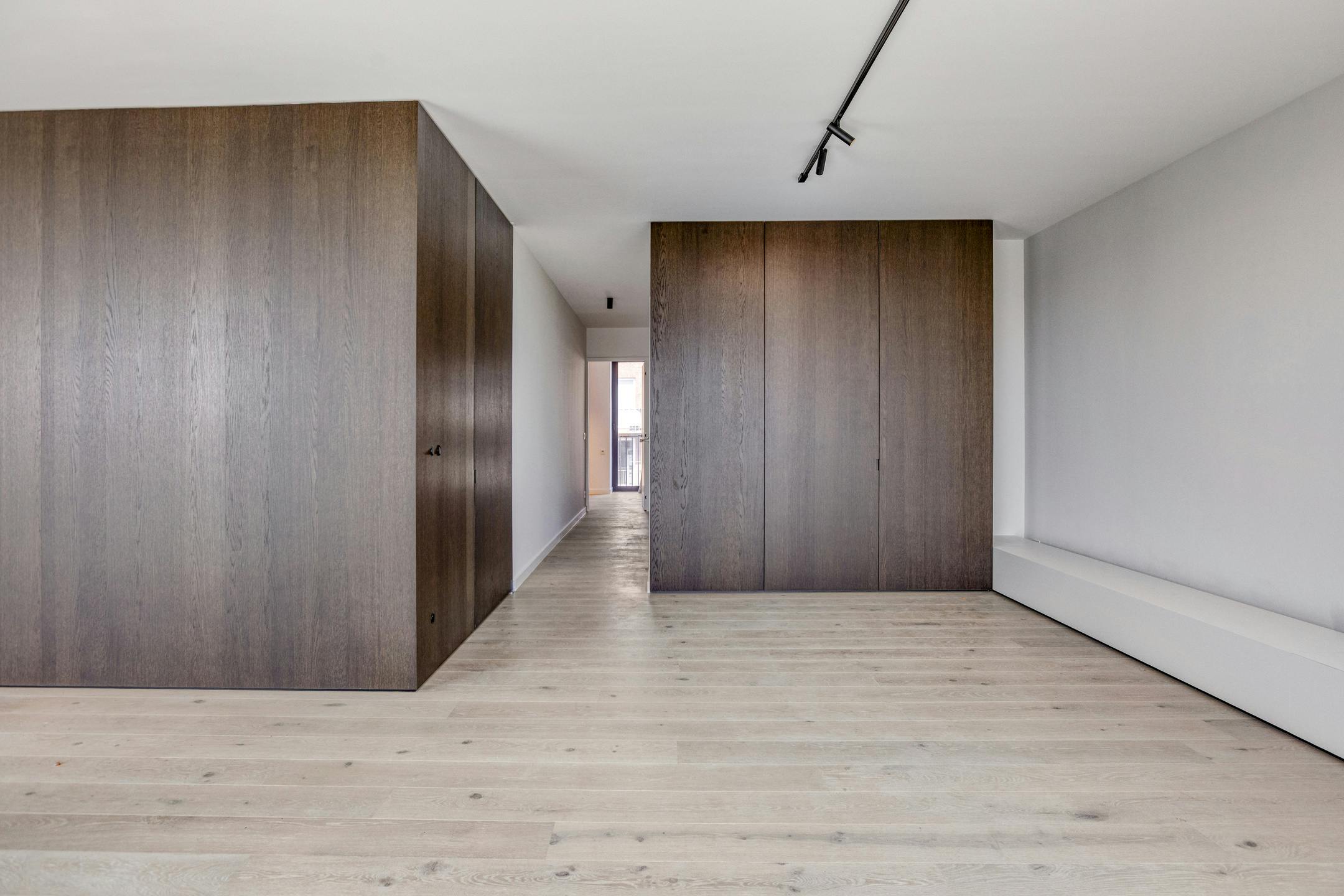 Ruim nieuwbouw appartement (147m²) met 3 slaapkamers foto 10